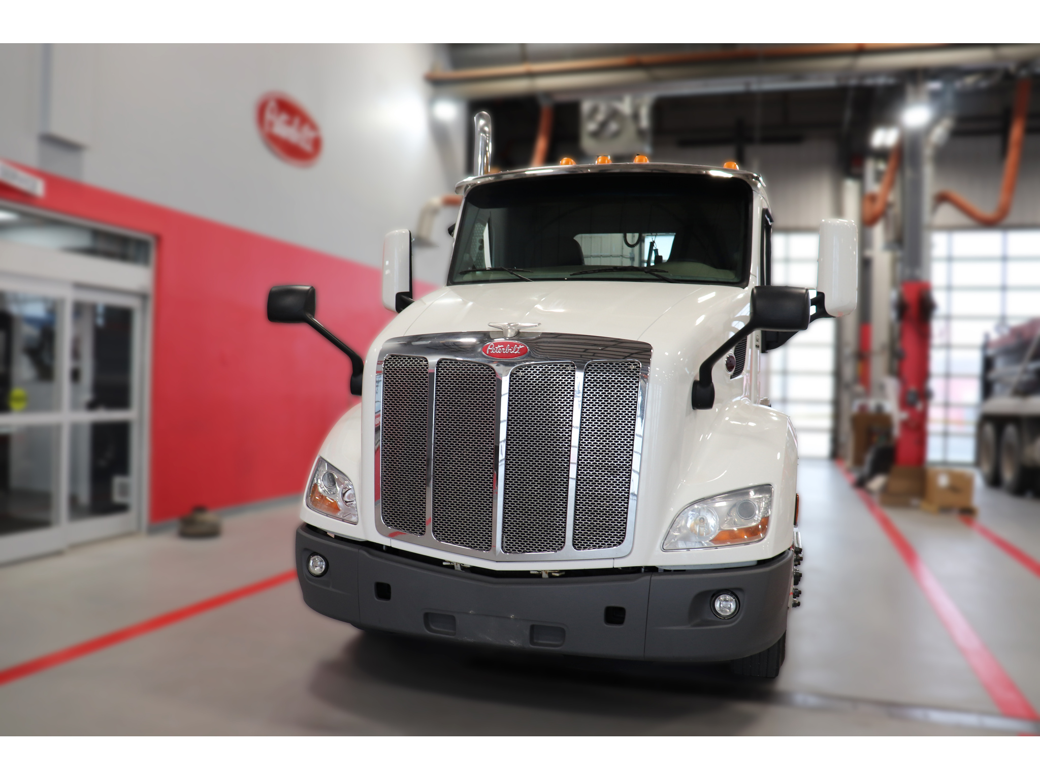 2021 Peterbilt 579 Day Cab