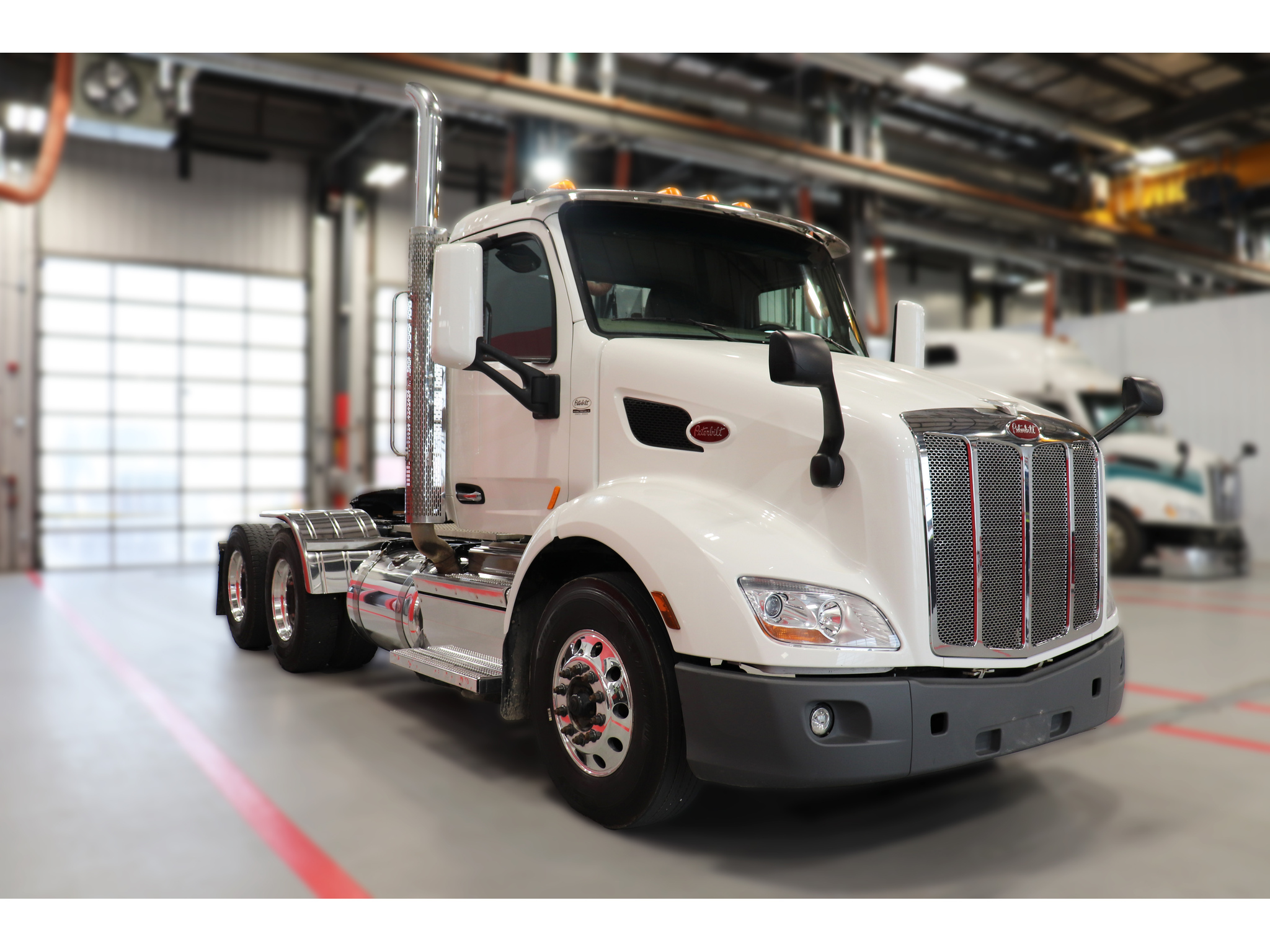 2021 Peterbilt 579 Day Cab