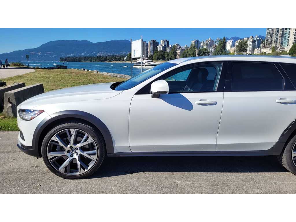 2022 Volvo V90 Cross Country B6, 温哥华, 全款车
