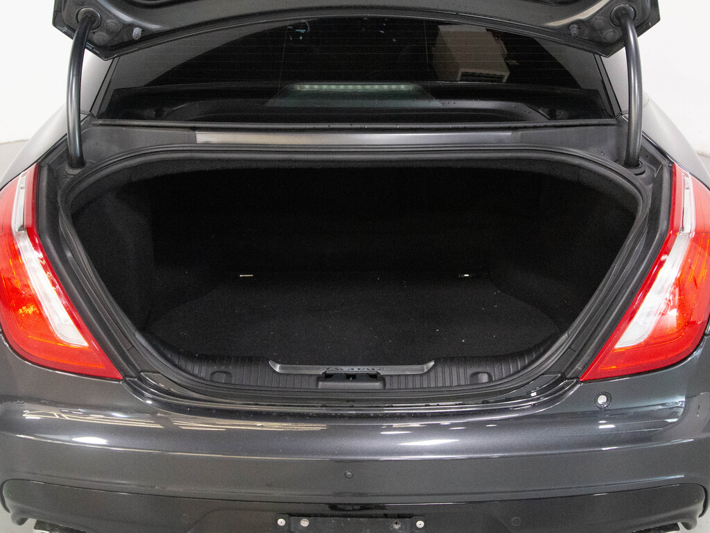 2017 Jaguar XJ Portfolio, 多伦多, 全款车