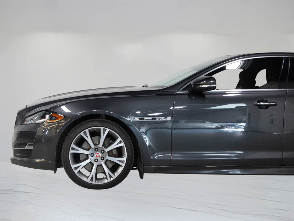 2017 Jaguar XJ Portfolio, 多伦多, 全款车