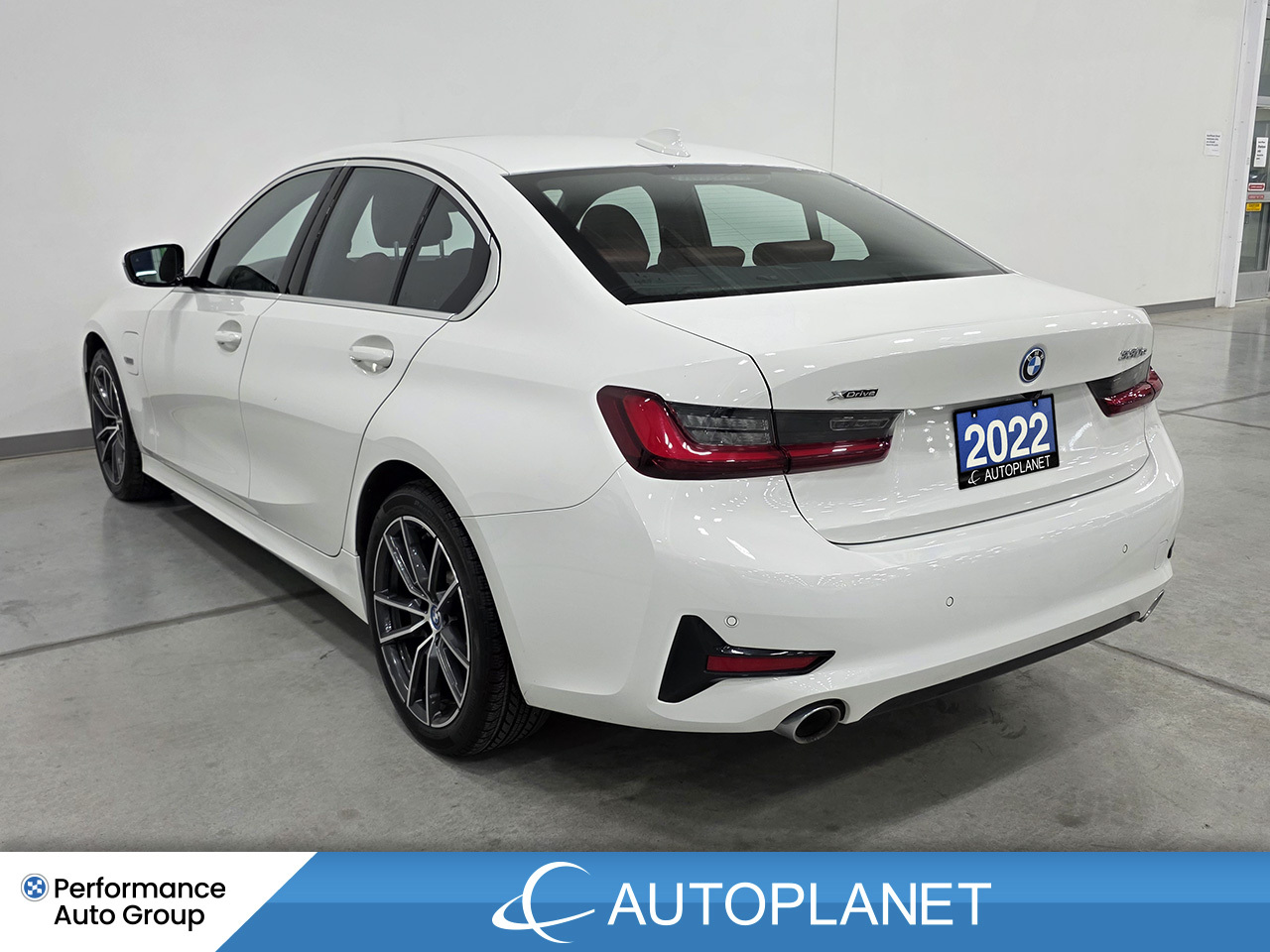 2022 BMW 330e xDrive