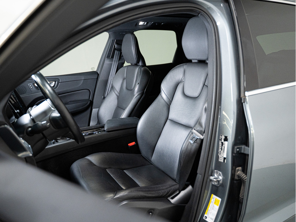 2019 Volvo XC60 T6 Momentum, 多伦多, 全款车