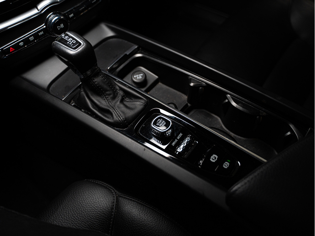 2019 Volvo XC60 T6 Momentum, 多伦多, 全款车
