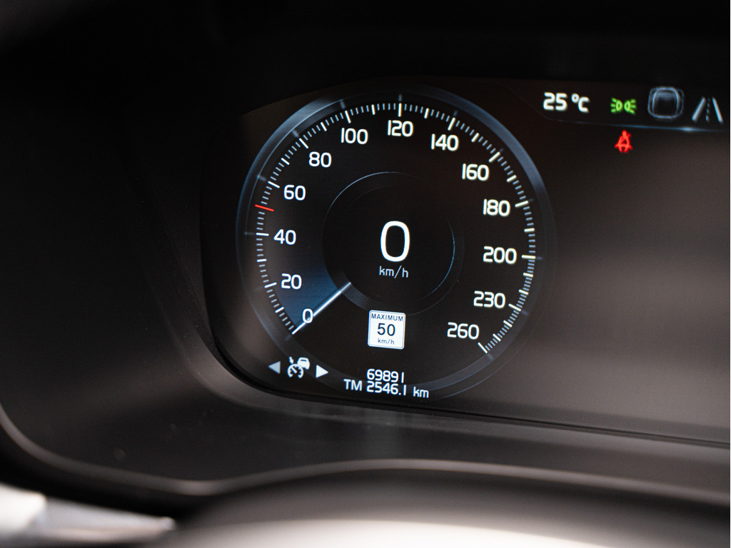 2019 Volvo XC60 T6 Momentum, 多伦多, 全款车