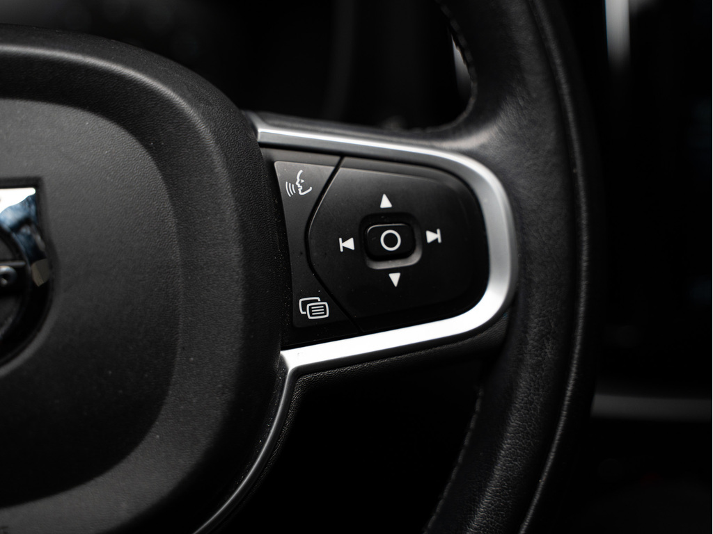 2019 Volvo XC60 T6 Momentum, 多伦多, 全款车