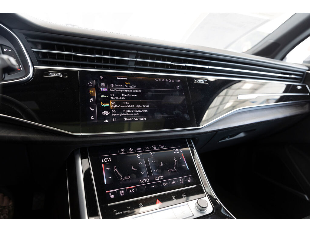 2021 Audi Q7 55 Technik, Vancouver, Cash