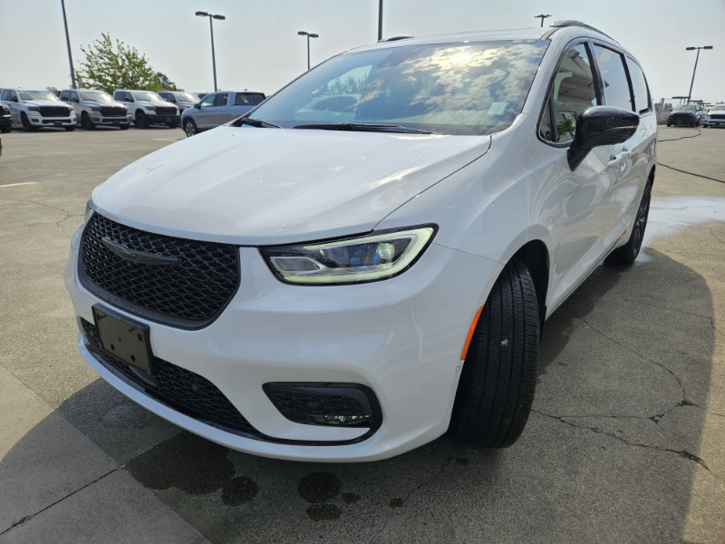 2025 Chrysler Pacifica