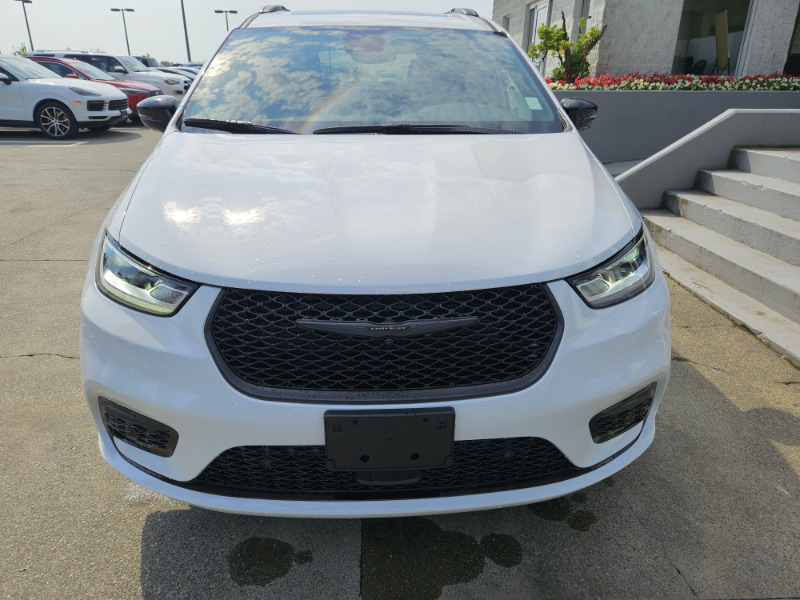 2025 Chrysler Pacifica
