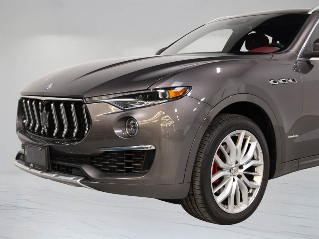 2021 Maserati Levante GranLusso, Toronto, Cash