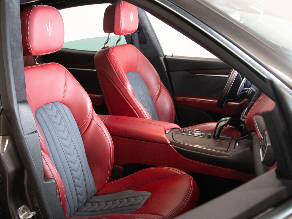 2021 Maserati Levante GranLusso, Toronto, Cash