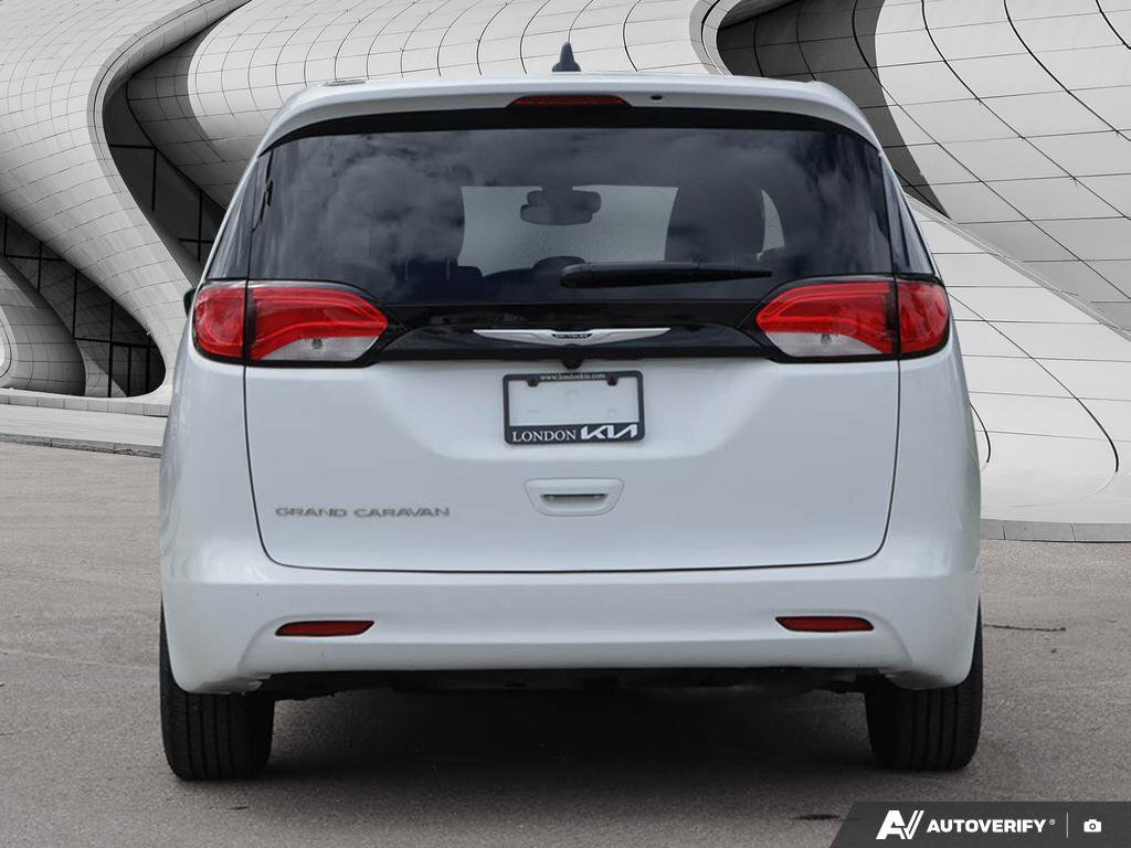 2024 Chrysler Voyager