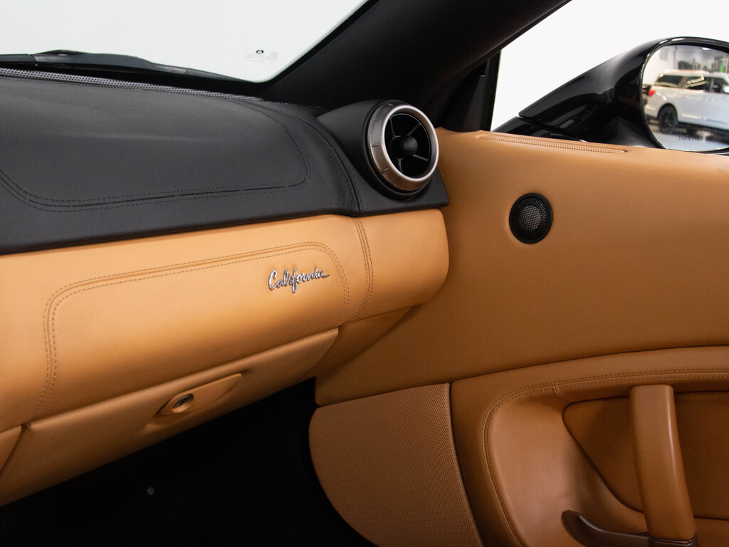 2014 Ferrari California COVERTIBLE   PININFARINA   HARD TOP   REAR CAM, Toronto, Cash