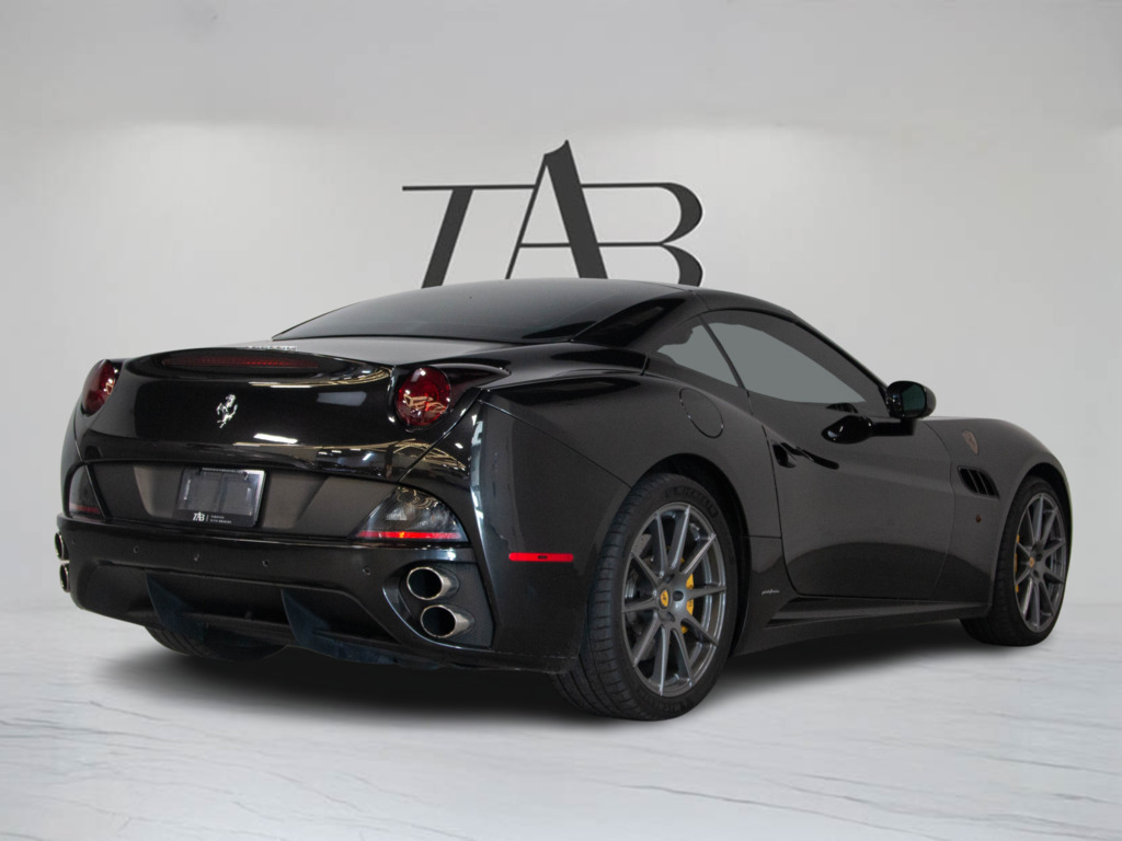 2014 Ferrari California COVERTIBLE   PININFARINA   HARD TOP   REAR CAM, Toronto, Cash