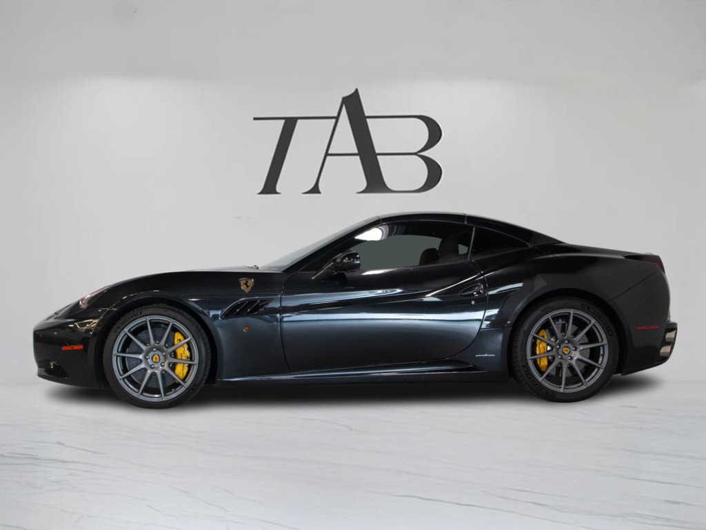2014 Ferrari California COVERTIBLE   PININFARINA   HARD TOP   REAR CAM, Toronto, Cash