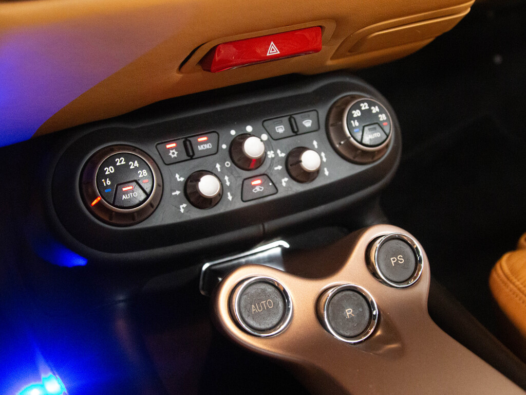 2014 Ferrari California COVERTIBLE   PININFARINA   HARD TOP   REAR CAM, Toronto, Cash