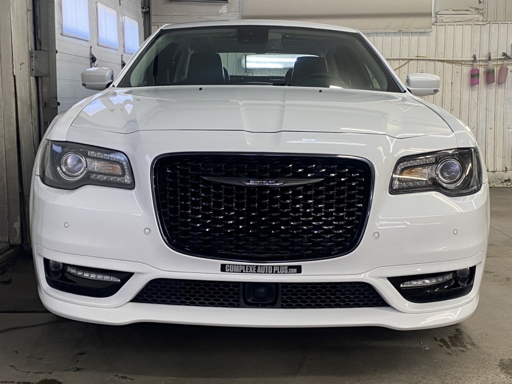 2023 Chrysler 300