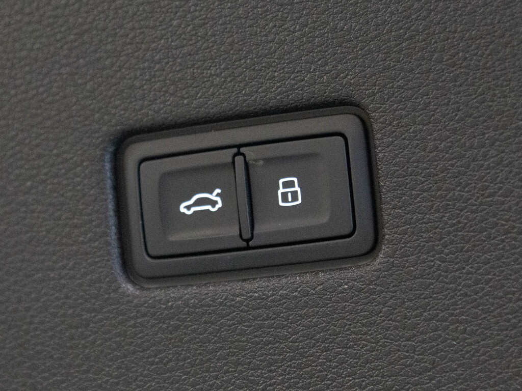 2023 Audi SQ8 4.0T, Toronto, Cash