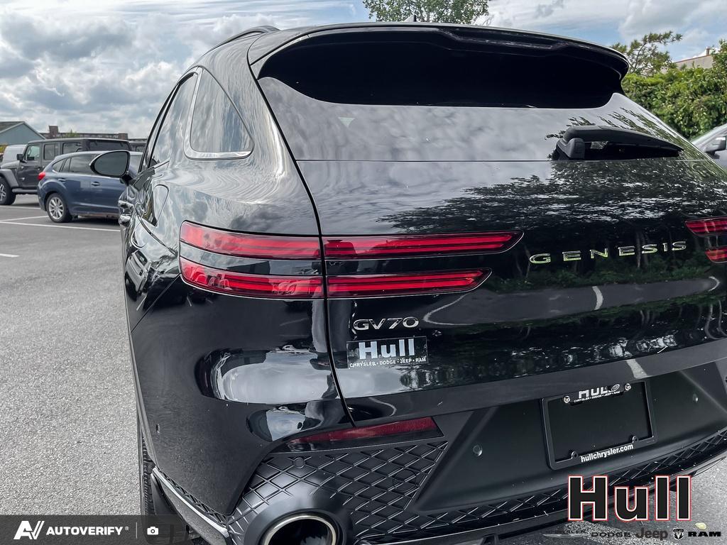 2022 Genesis GV70 2.5T Prestige AWD, Toronto, Cash