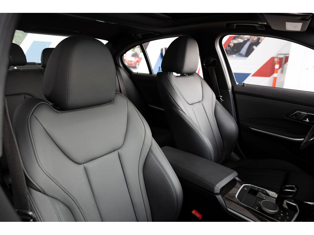 2021 BMW 330e xDrive, 温哥华, 全款车