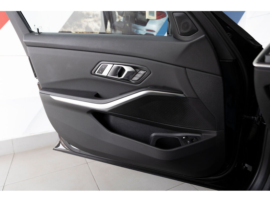 2021 BMW 330e xDrive, 温哥华, 全款车