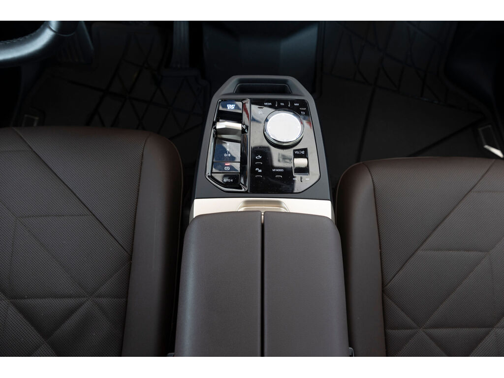 2023 BMW iX xDrive50, 温哥华, 全款车
