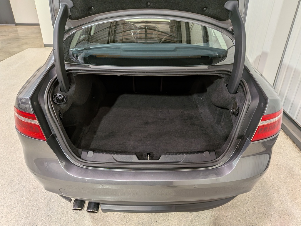 Jaguar XE 2018 Jaguar XE 2018