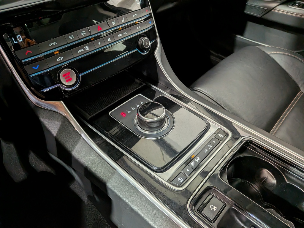 Jaguar XE 2018 Jaguar XE 2018