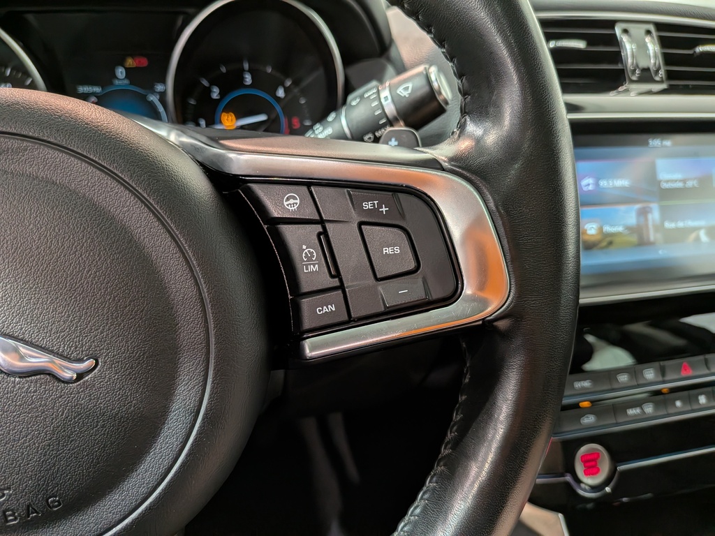 Jaguar XE 2018 Jaguar XE 2018