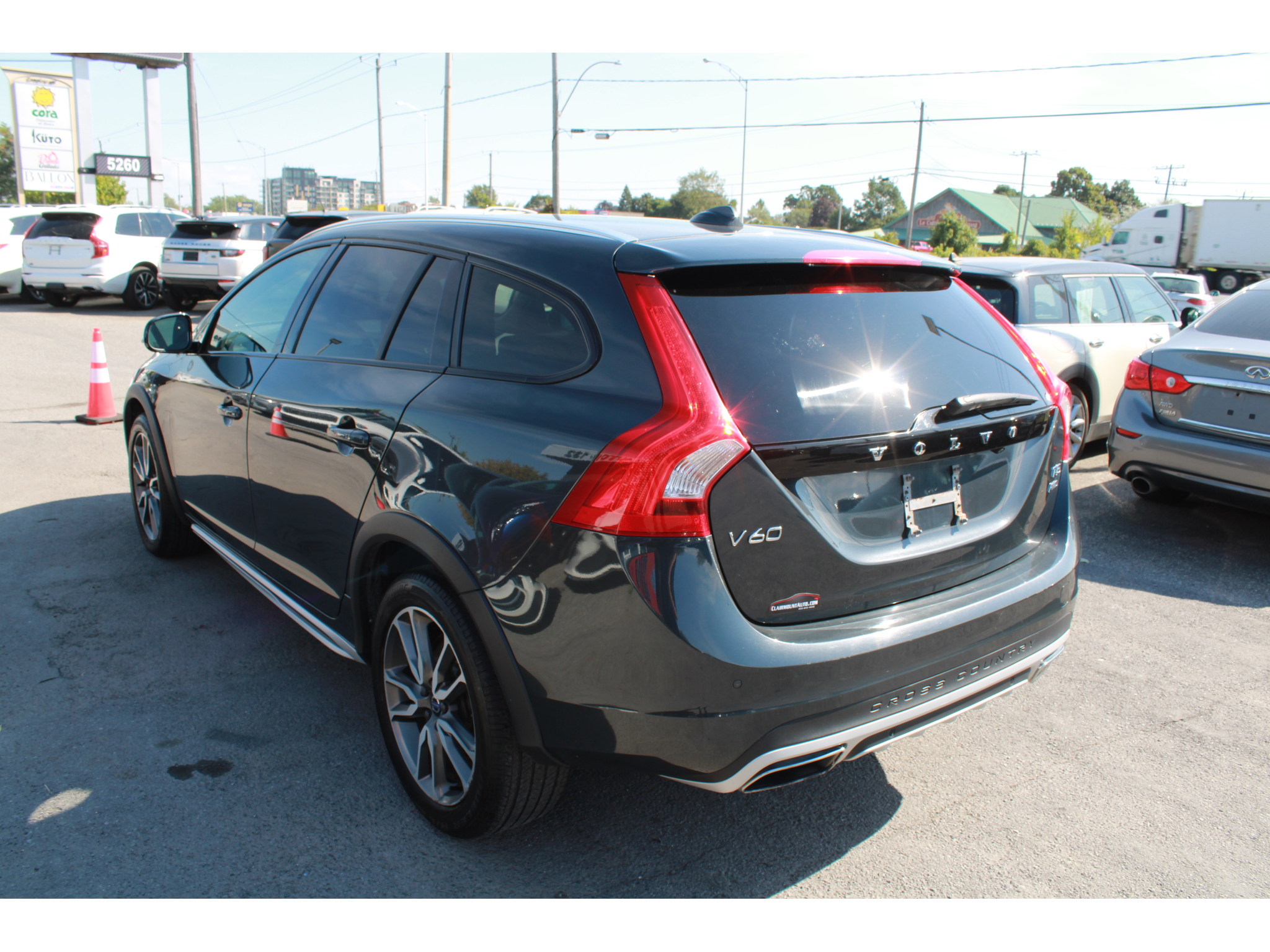 2017 Volvo V60 Cross Country