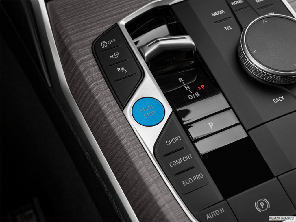 2025 BMW i4 xDrive40, 温哥华, 全款车