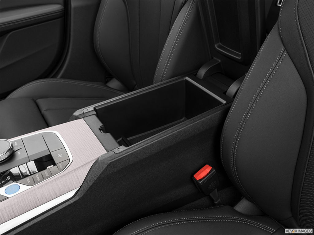 2025 BMW i4 xDrive40, 温哥华, 全款车