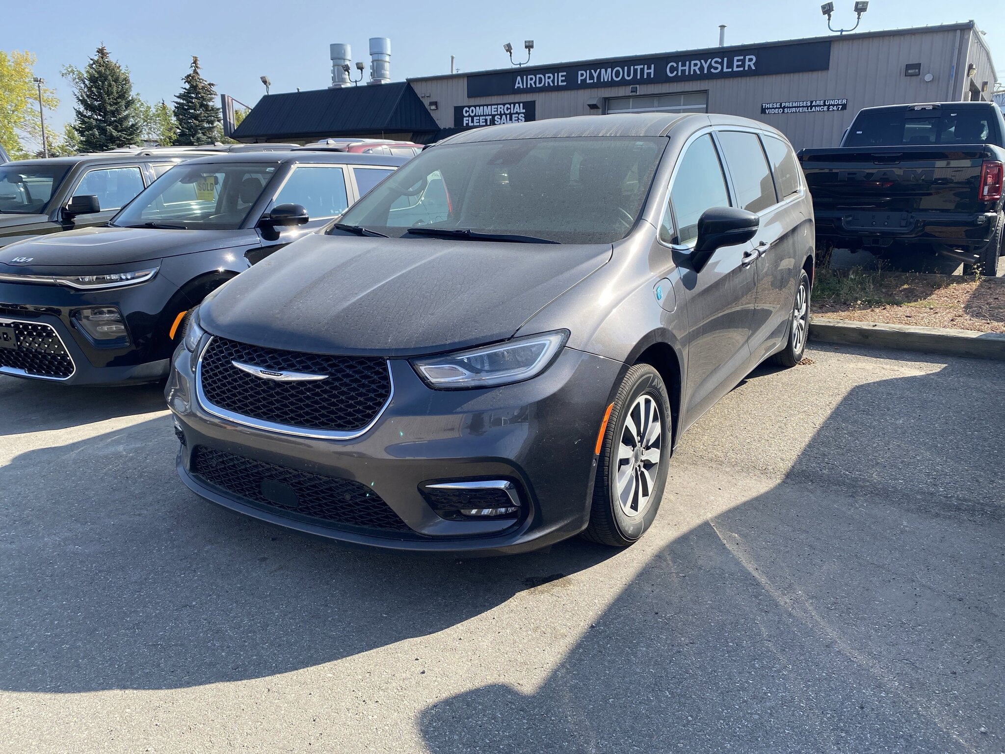 2023 Chrysler Pacifica Hybrid
