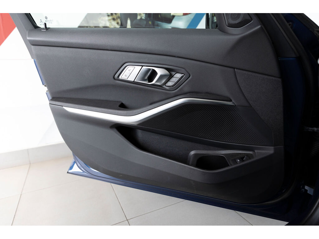 2021 BMW 330i xDrive, 温哥华, 全款车