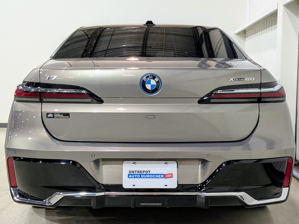 BMW i7 2023