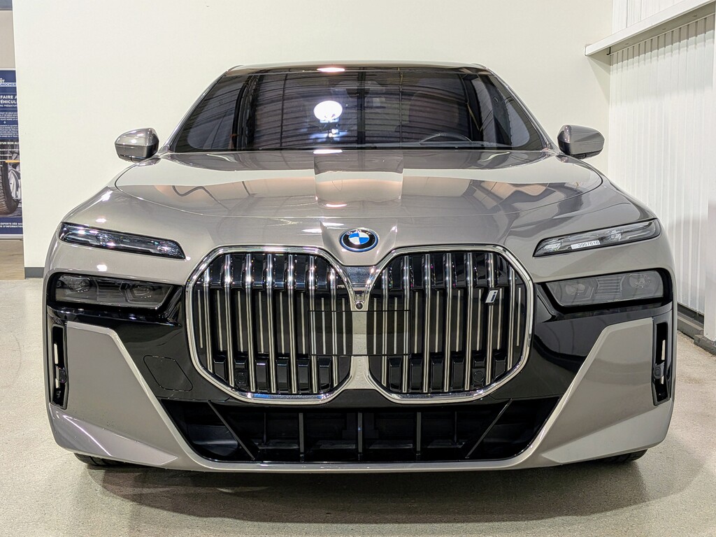 BMW i7 2023