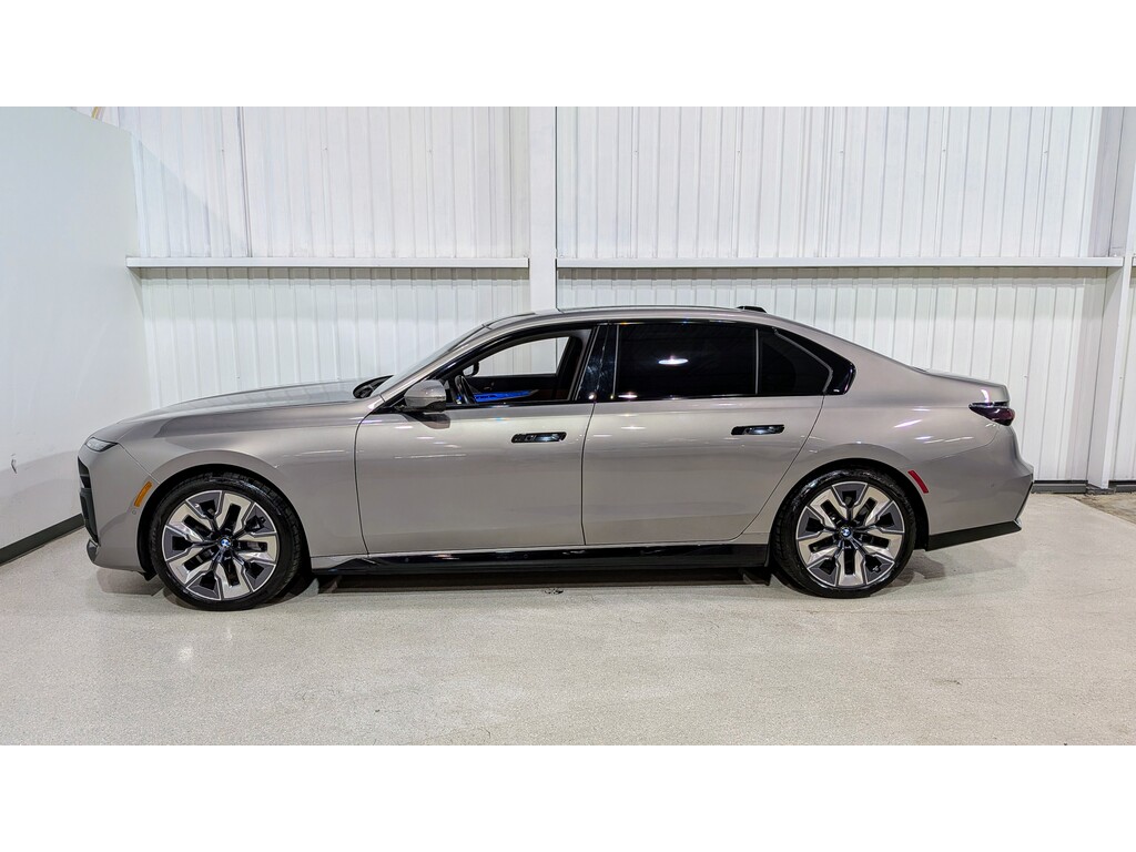 BMW i7 2023