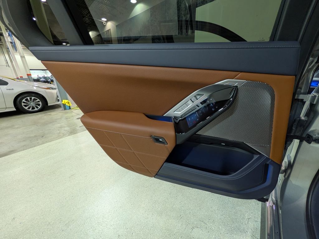 BMW i7 2023