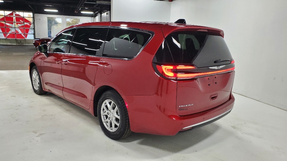 2024 Chrysler Pacifica