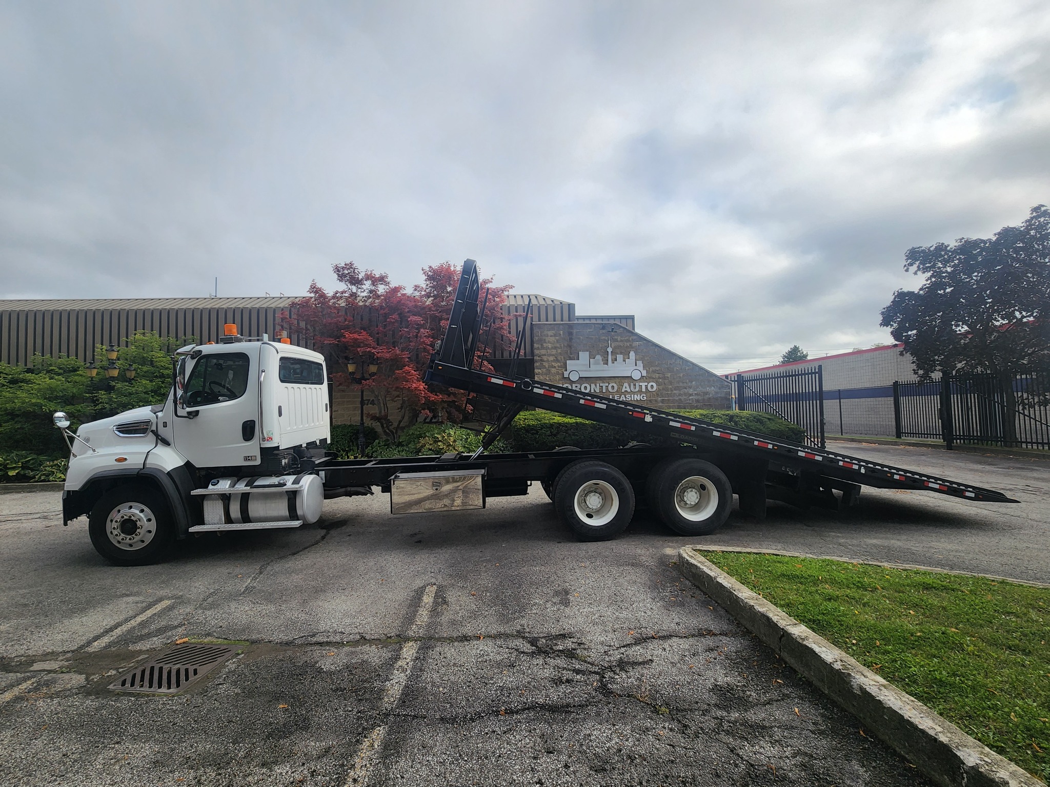 2017 Freightliner 114SD