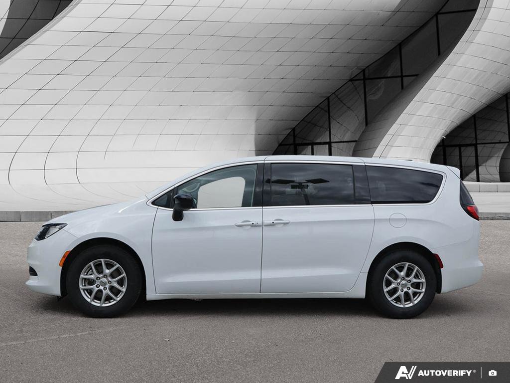 2024 Chrysler Voyager
