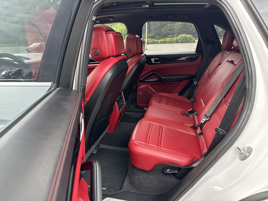 2022 Porsche Cayenne Clean carfax, with factory warranty; excellent con, 温哥华, 全款车