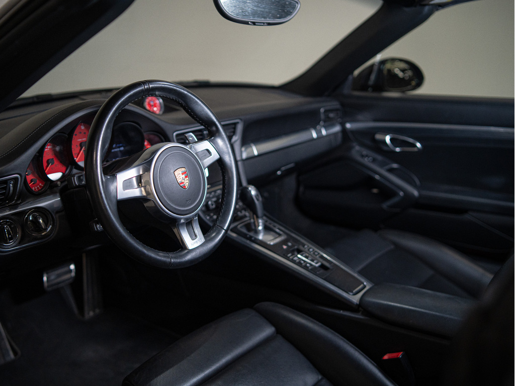 2014 Porsche 911 Carrera 4S, Toronto, Cash