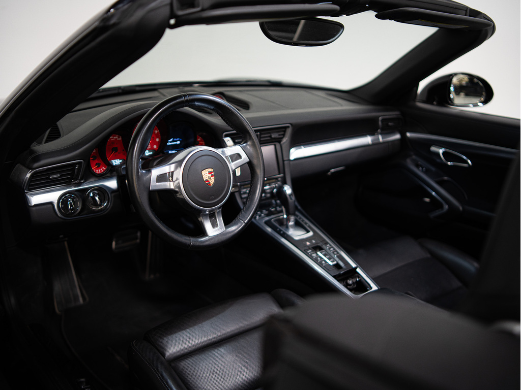 2014 Porsche 911 Carrera 4S, Toronto, Cash