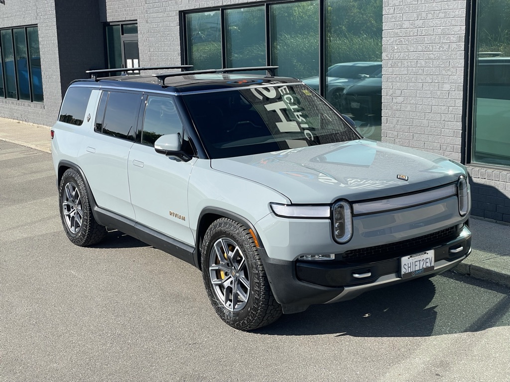 2024 Rivian R1S