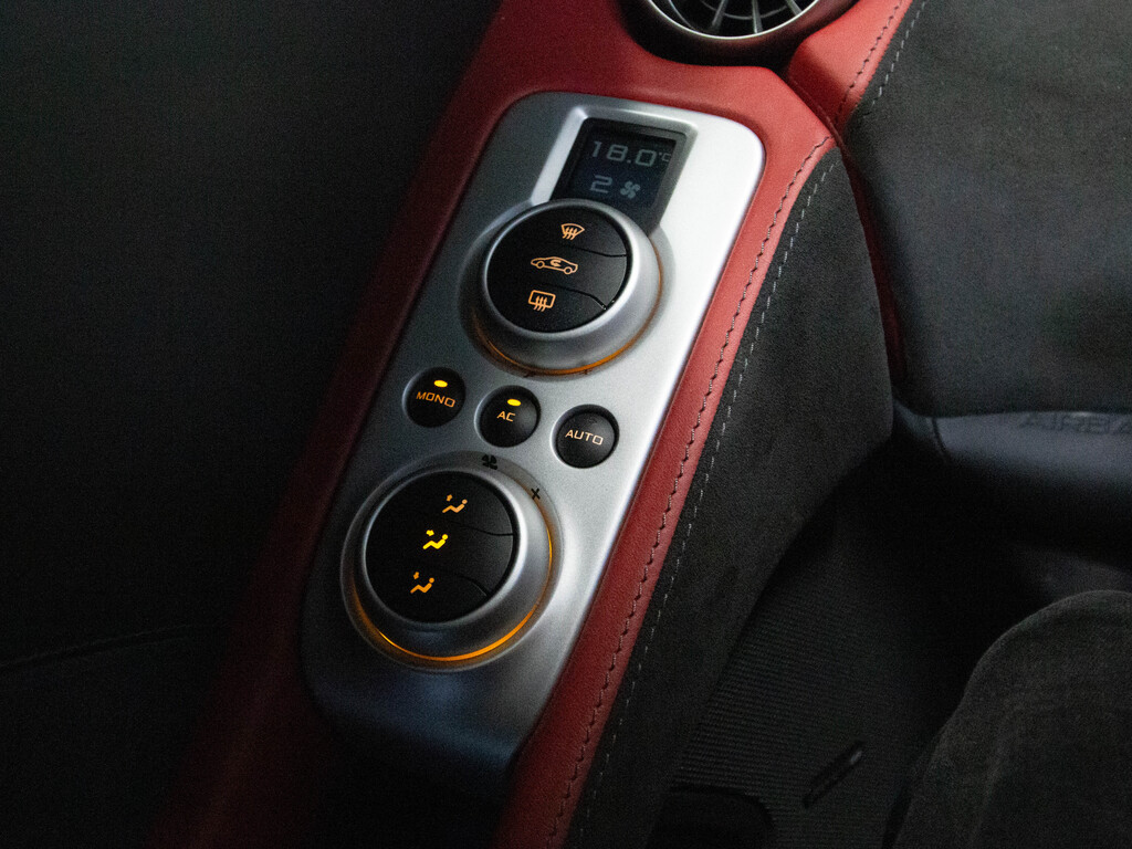 2012 Mclaren MP4-12C MERIDIAN DSP   NAV   RED INTERIOR   592 HORSEPOWER, Toronto, Cash