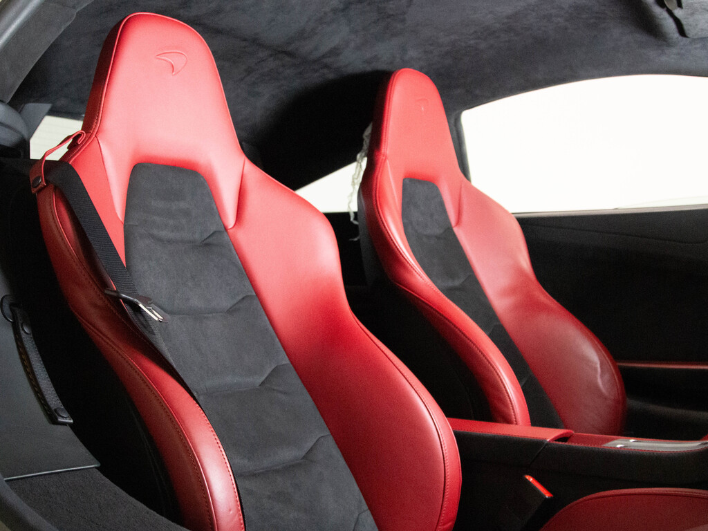 2012 Mclaren MP4-12C MERIDIAN DSP   NAV   RED INTERIOR   592 HORSEPOWER, Toronto, Cash