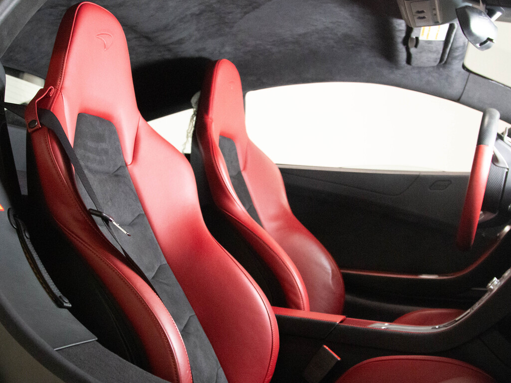 2012 Mclaren MP4-12C MERIDIAN DSP   NAV   RED INTERIOR   592 HORSEPOWER, Toronto, Cash