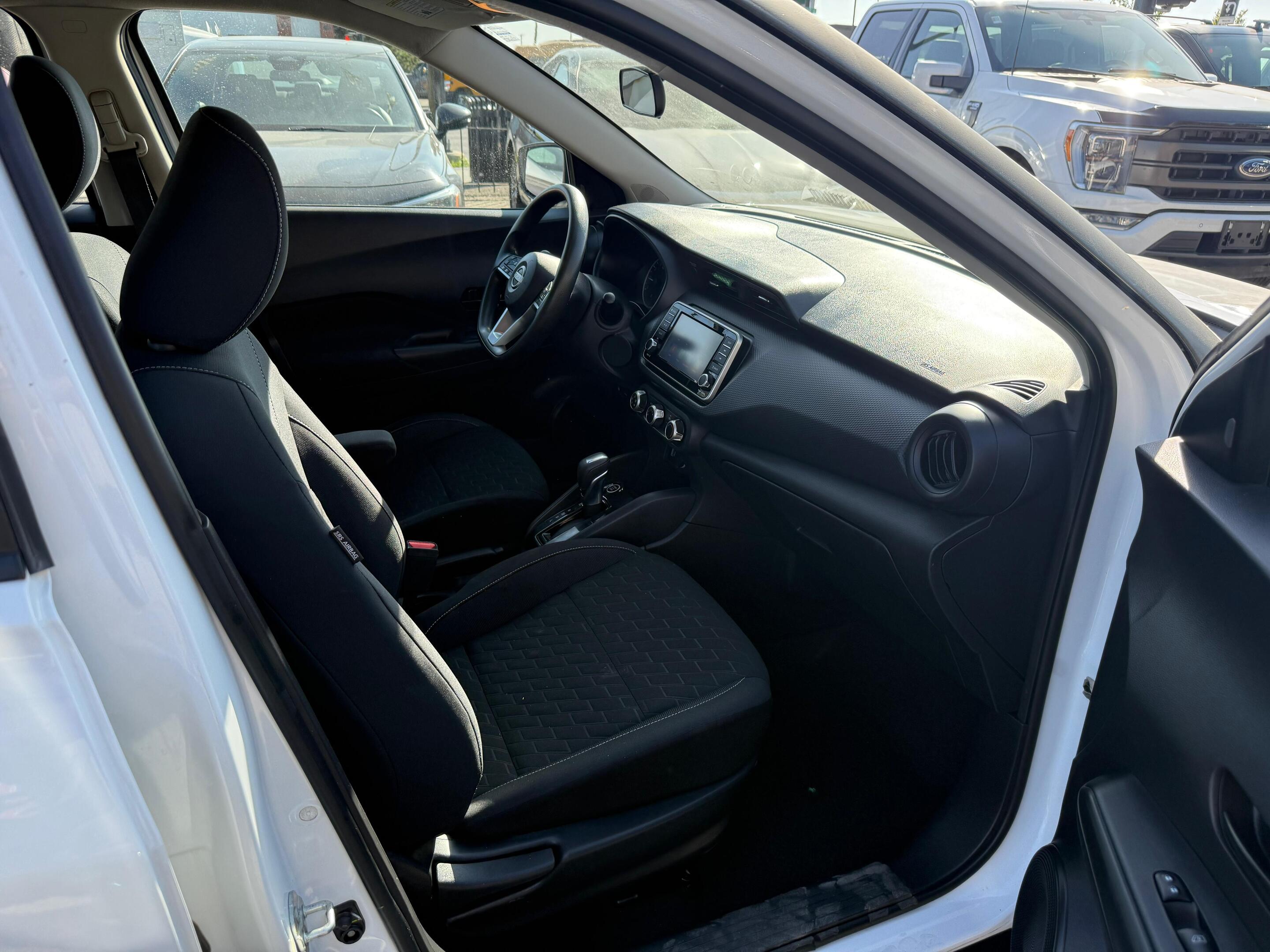 2022 Nissan Kicks — view 9