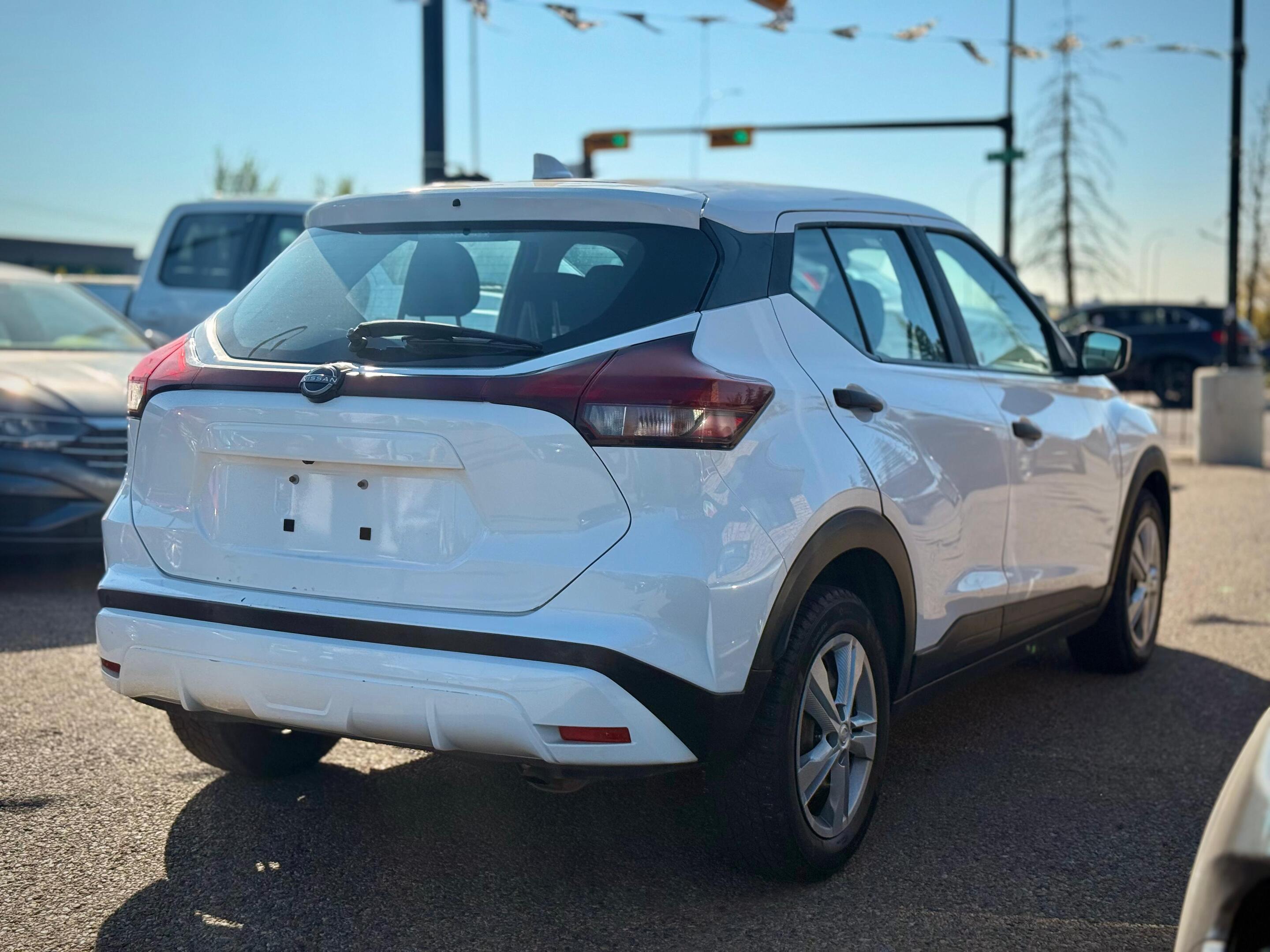 2022 Nissan Kicks — view 4